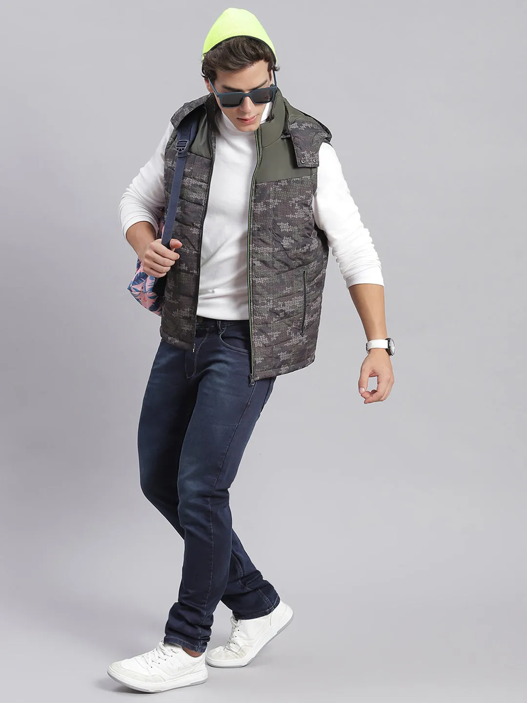 Men Grey Printed Hooded Sleeveless Jackets