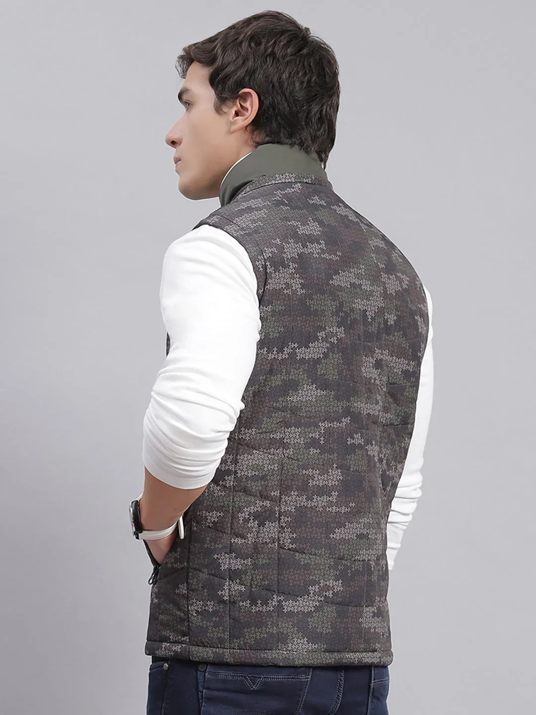 Men Grey Printed Hooded Sleeveless Jackets